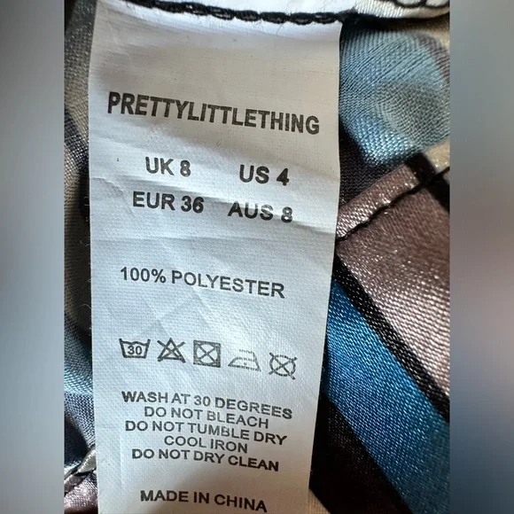 PrettyLittleThing Cropped Button Up Top - Picture 8 of 10